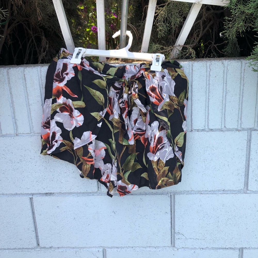floral shorts